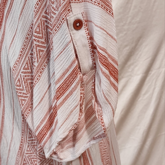 NWOT Button Up Twist Gathering Plus Size Top - Picture 4 of 7